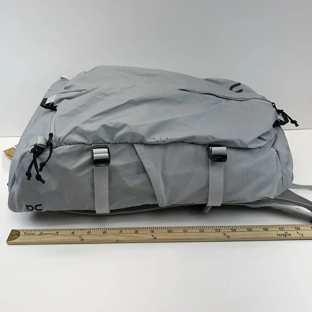 ON Running Speed Pack 18L Lite Backpack Travel Gym Hiking Running Gray NWT
